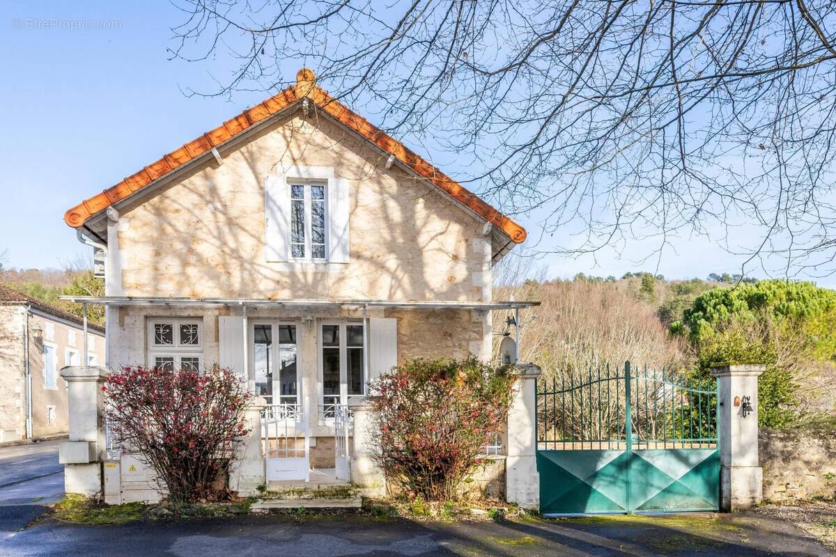 Maison à DURAVEL