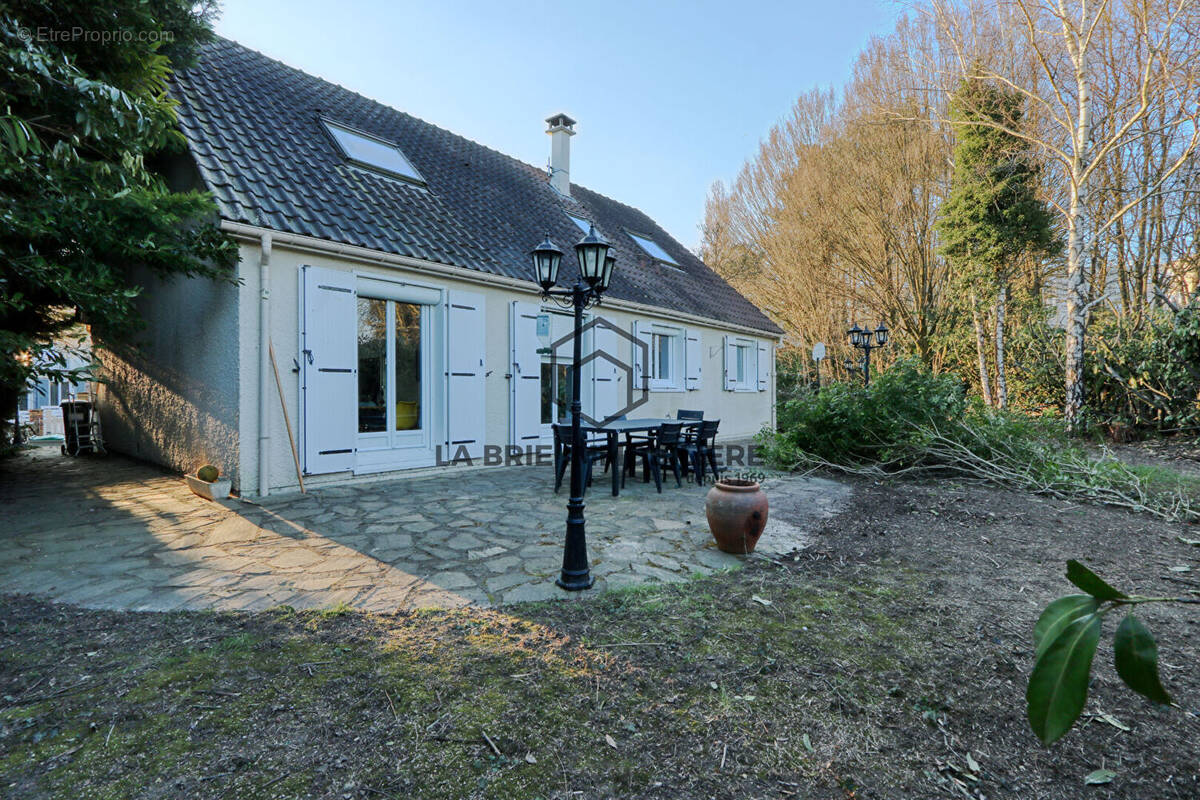 Maison à VILLECRESNES