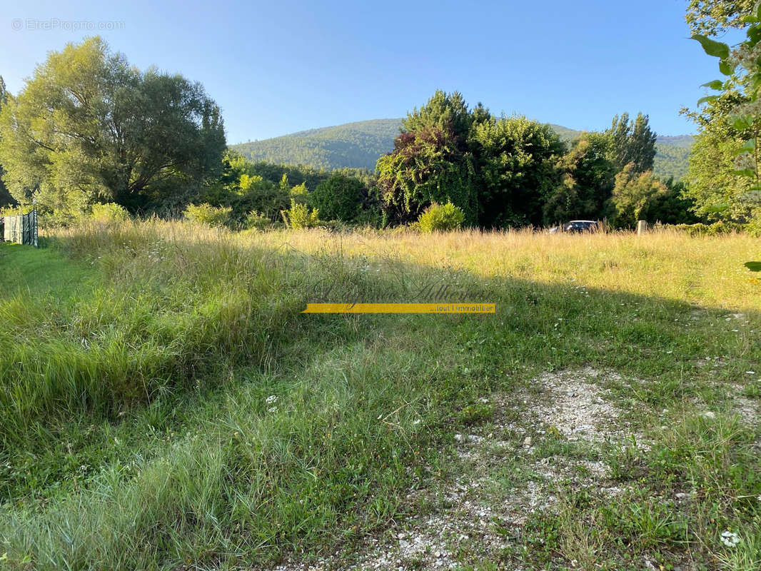 Terrain à LE POET-LAVAL