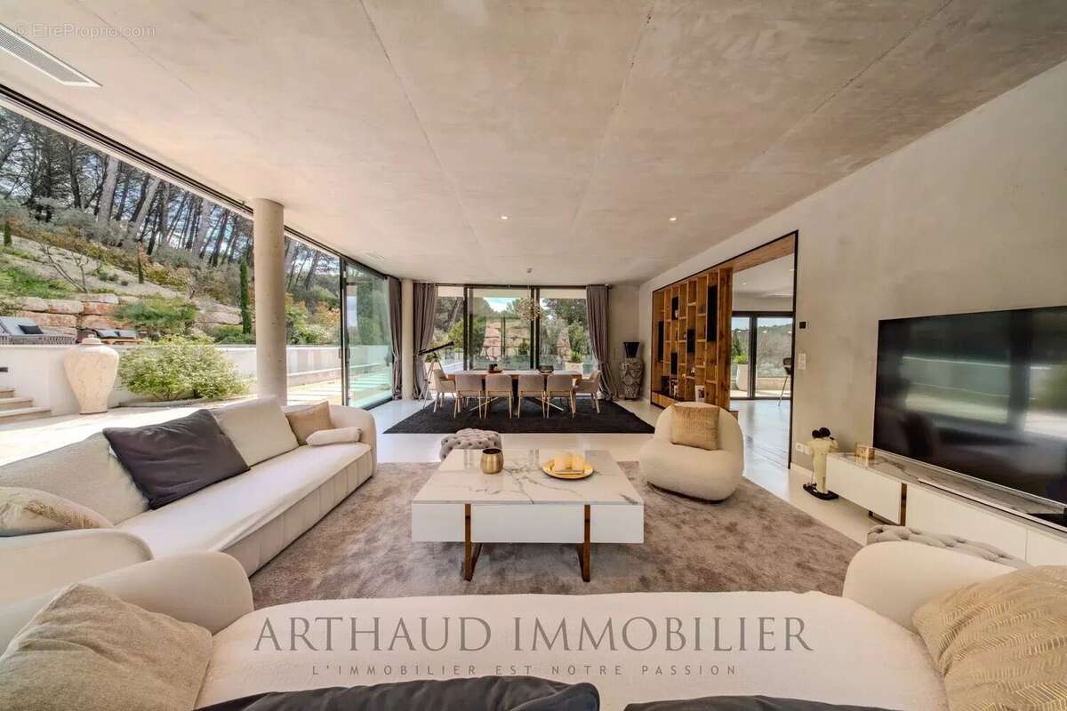 Maison à EGUILLES