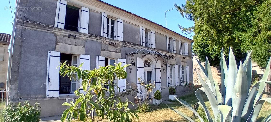 Maison à BLAYE