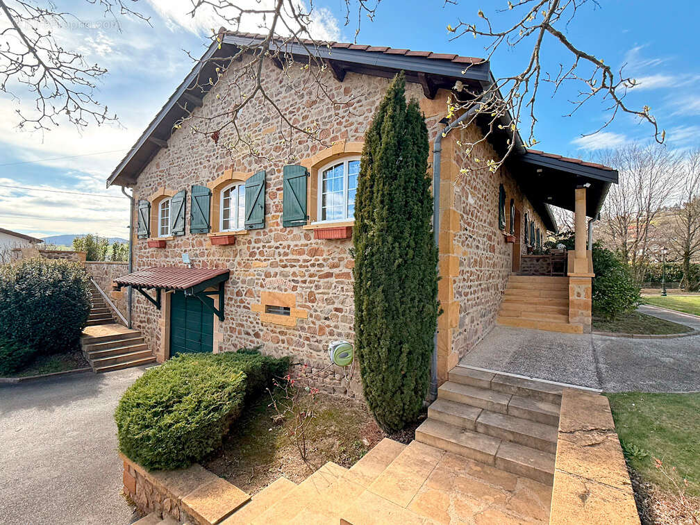 Maison à PONTCHARRA-SUR-TURDINE