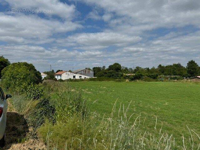 Terrain à LA RONDE
