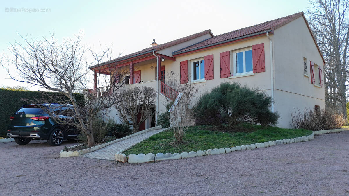 Maison à BELLERIVE-SUR-ALLIER