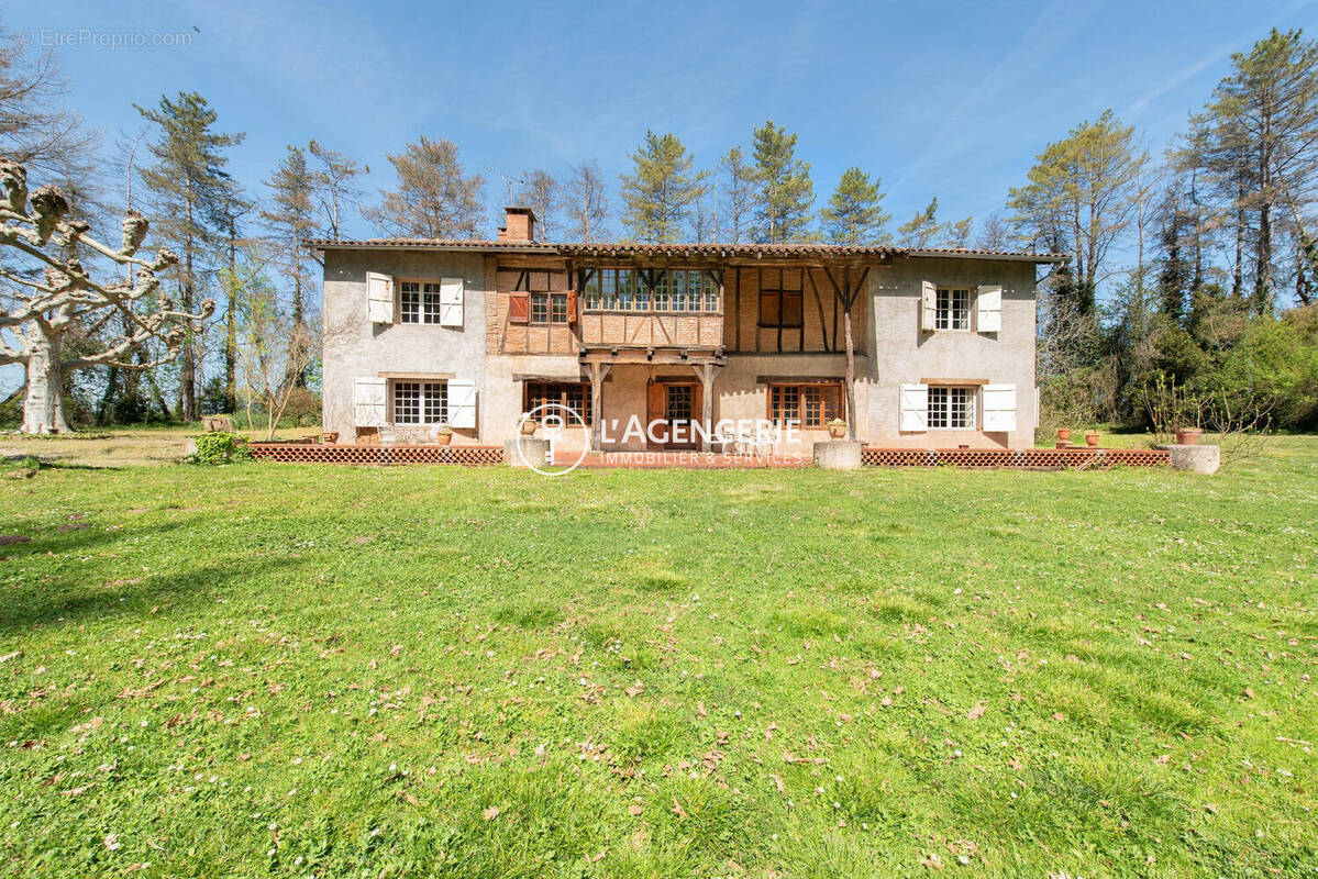 Maison à LISLE-SUR-TARN