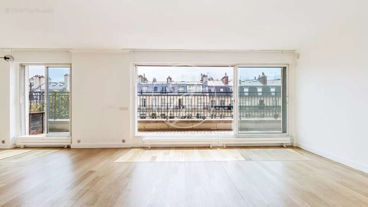 Appartement à PARIS-7E