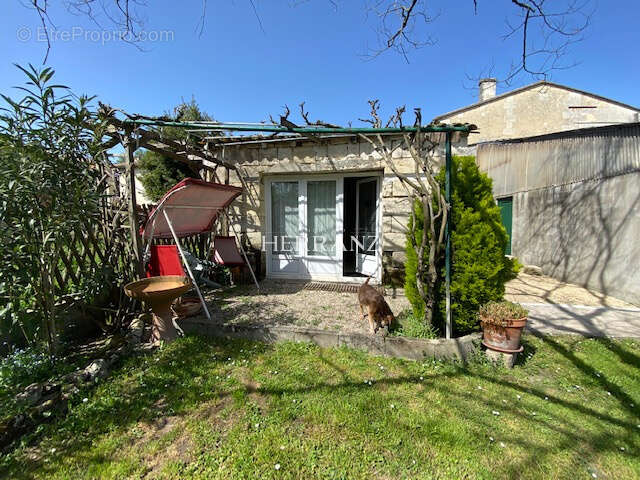 Maison à FRONSAC