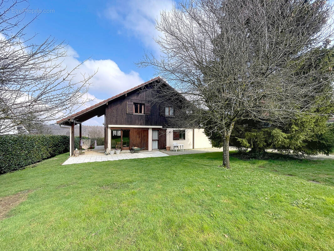 Maison à PONT-DE-ROIDE