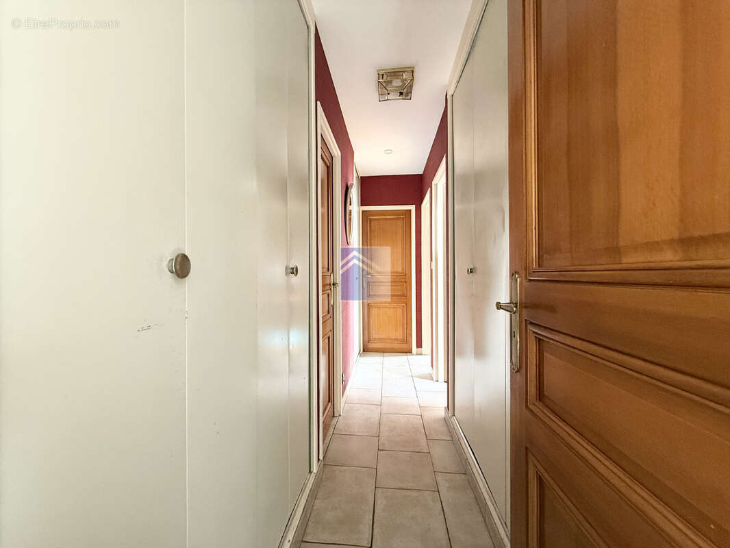 Appartement à COURBEVOIE