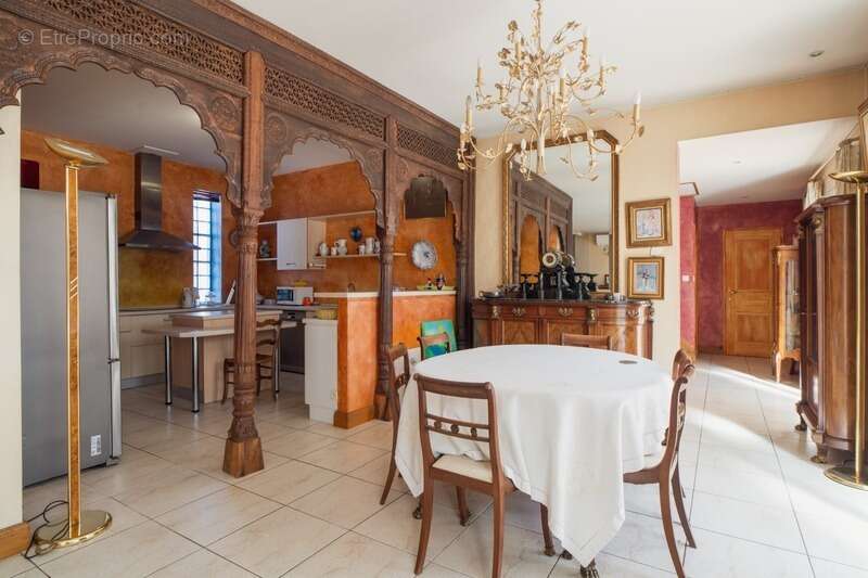 Maison à CHARNAY-LES-MACON
