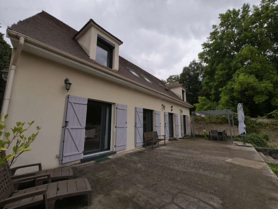 Maison à BERCHERES-SUR-VESGRE