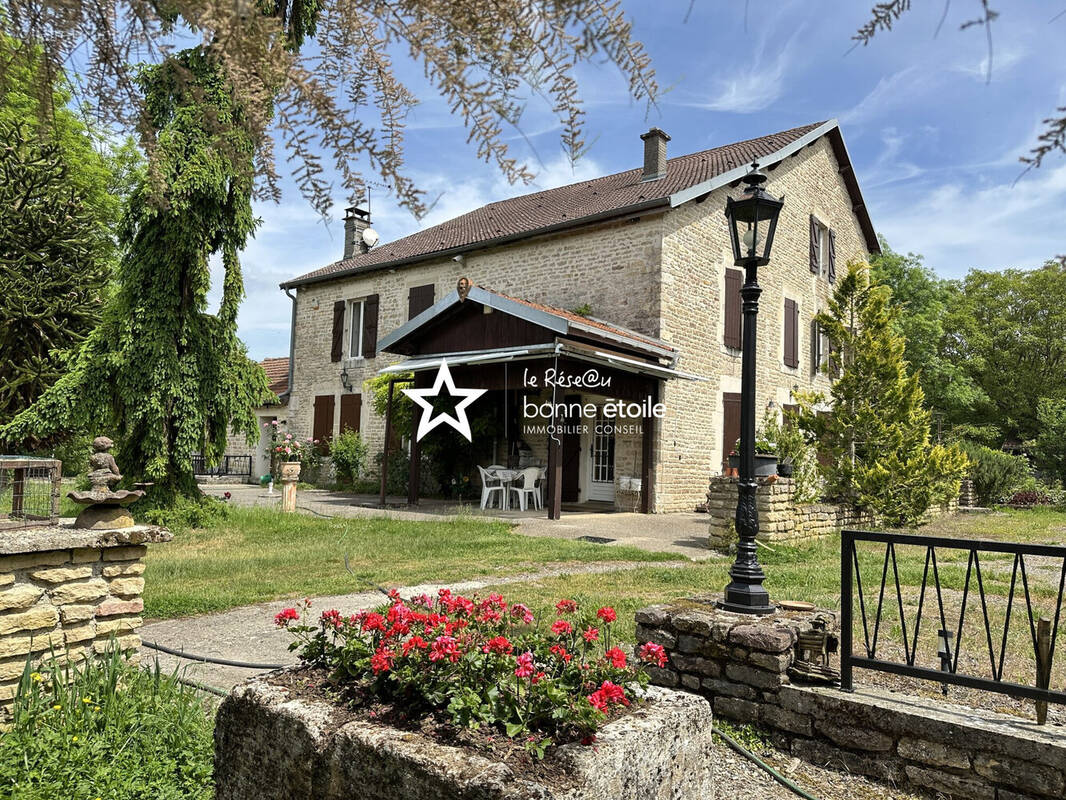Maison à CHATEAUVILLAIN