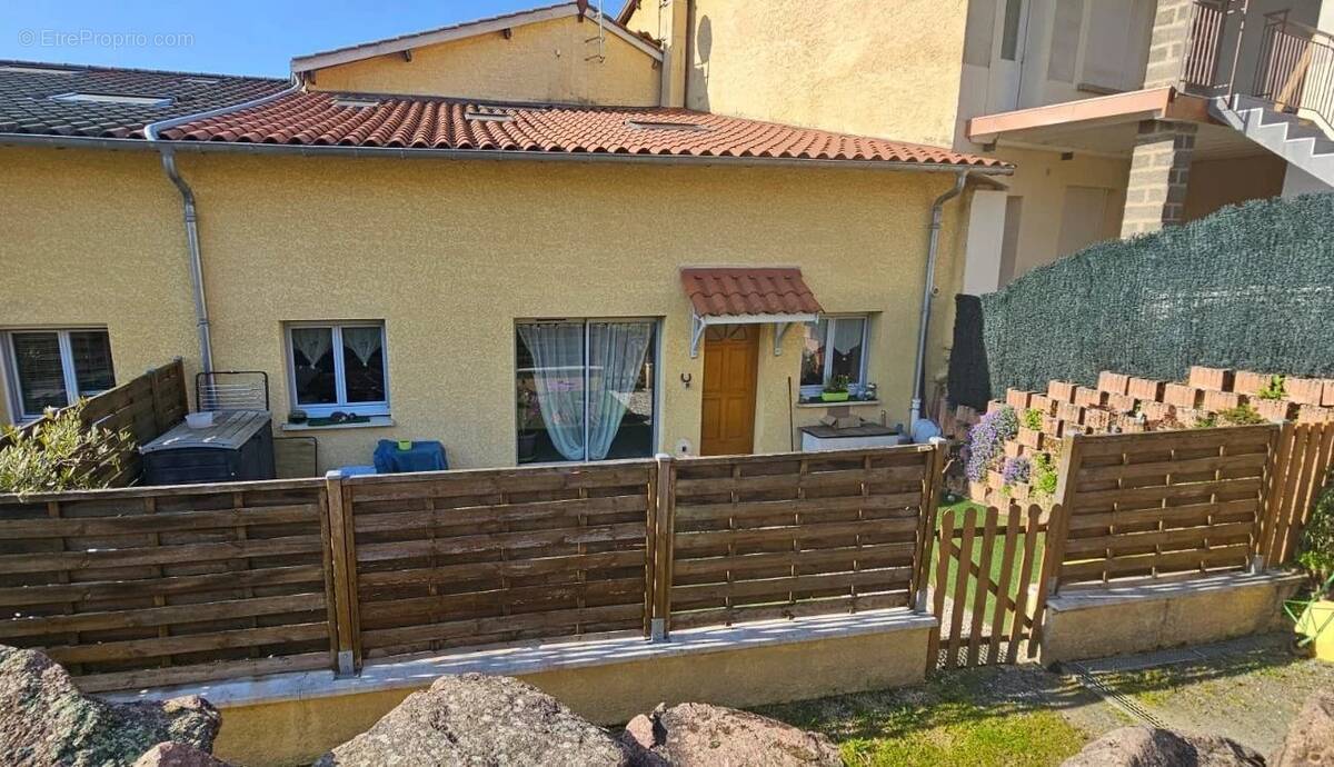 Maison à LETRA