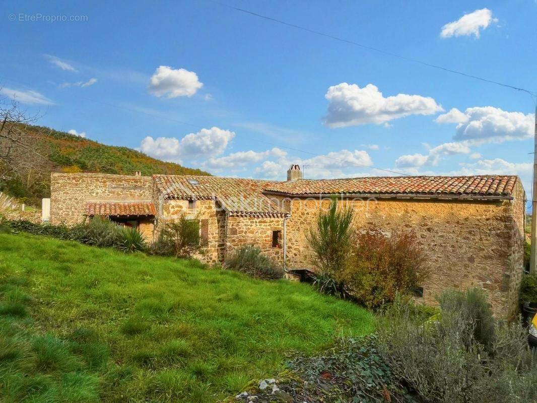 Maison à SAINT-VICTOR
