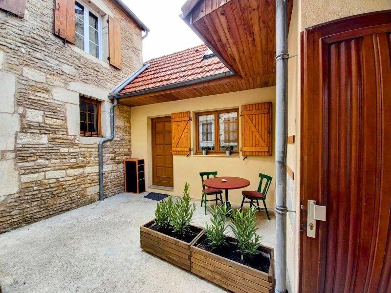 Appartement à IS-SUR-TILLE