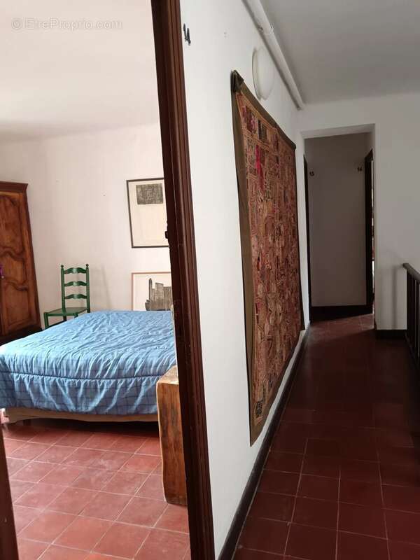 Appartement à COURSEGOULES