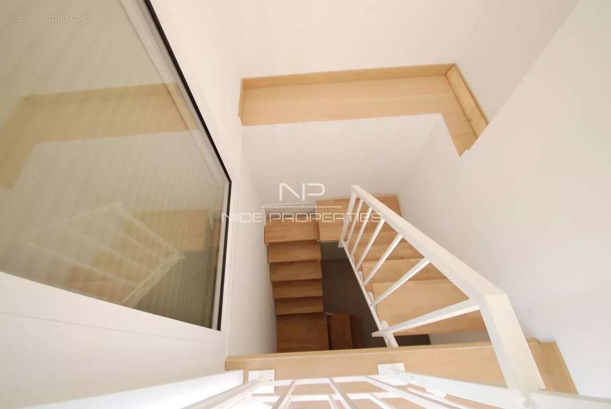 Appartement à EZE