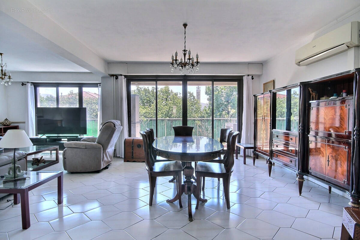 Appartement à MARSEILLE-8E