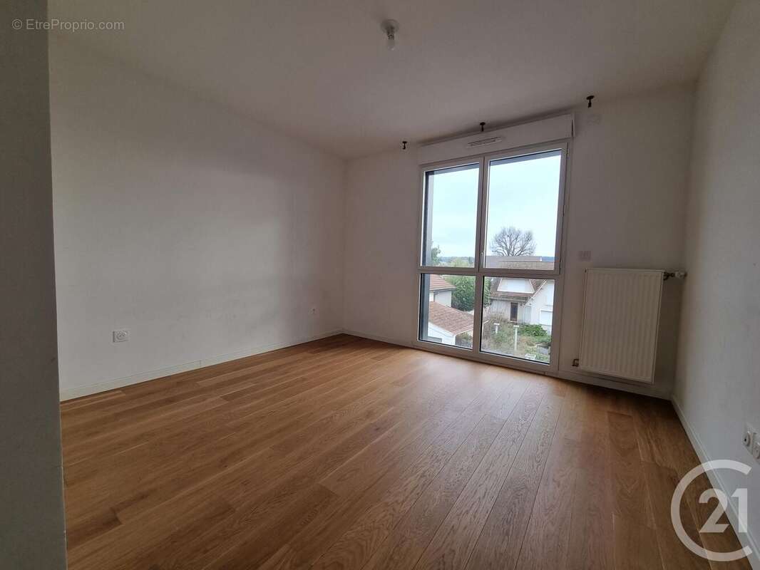 Appartement à SAINT-MAUR-DES-FOSSES