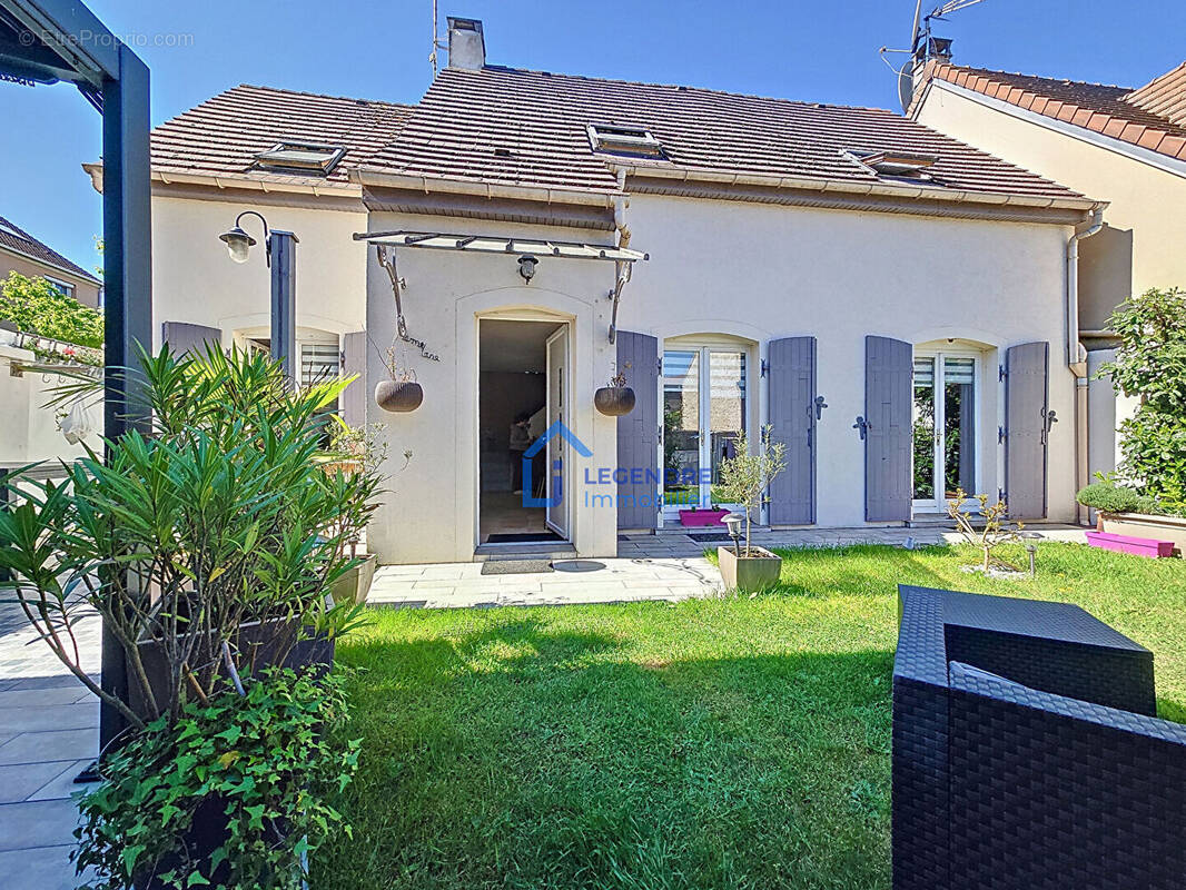 Maison à PIERRELAYE