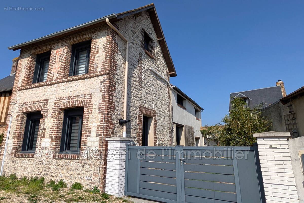 Maison à PONT-DE-L&#039;ARCHE