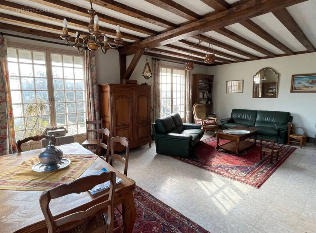Maison à MAYENNE