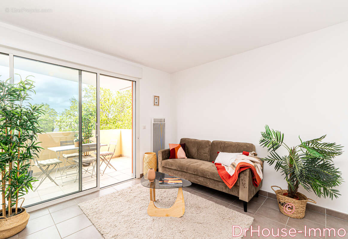 Appartement à VENELLES