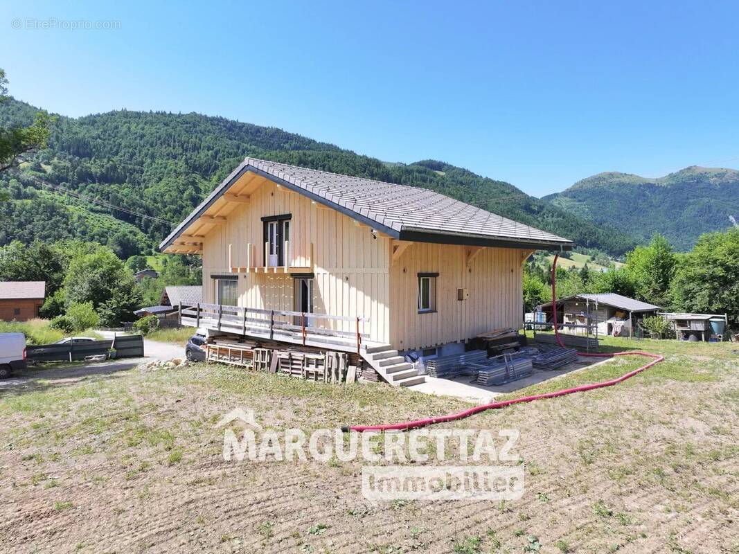 Maison à ONNION