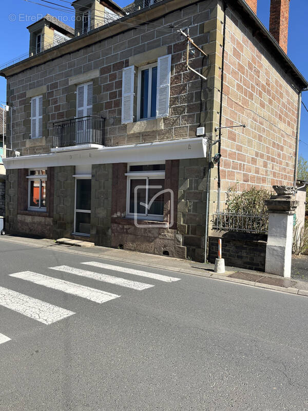 Maison à OBJAT