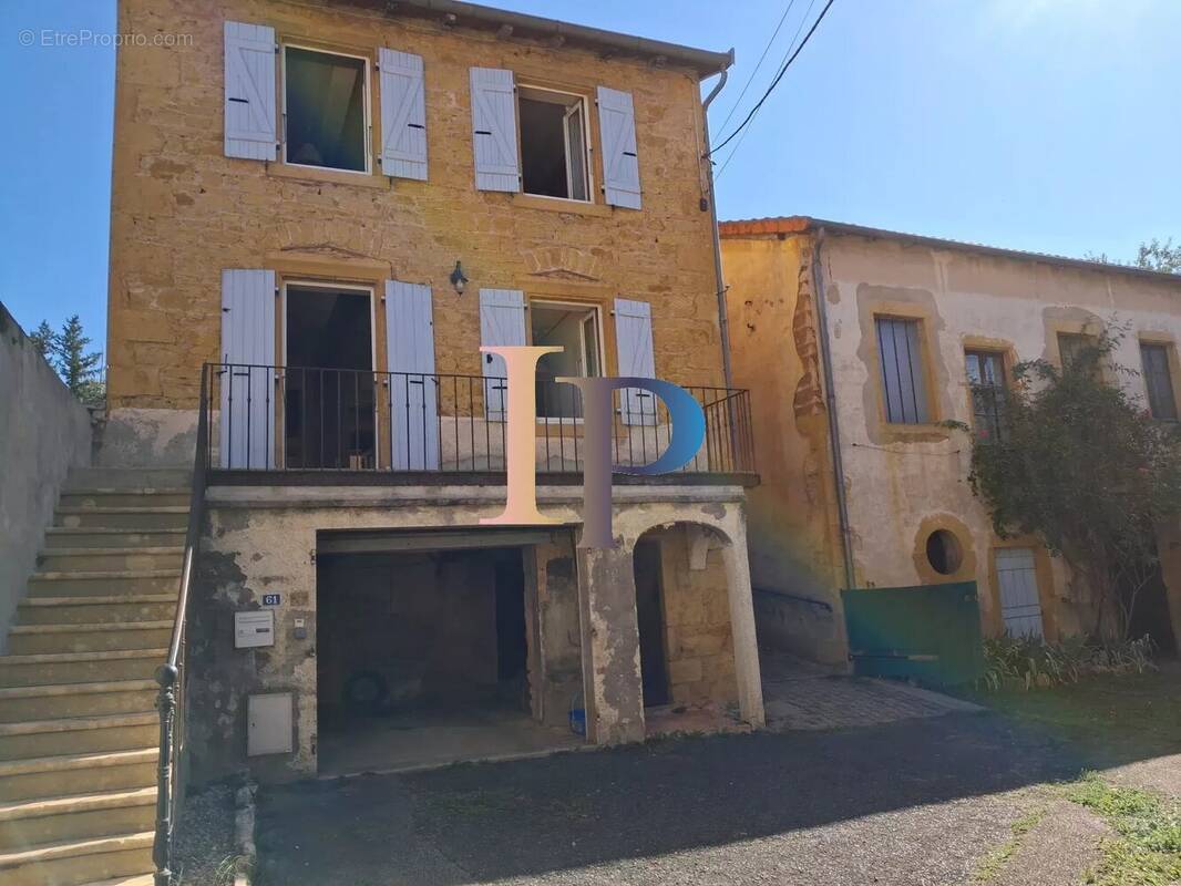 Maison à SAINT-DENIS-DE-CABANNE