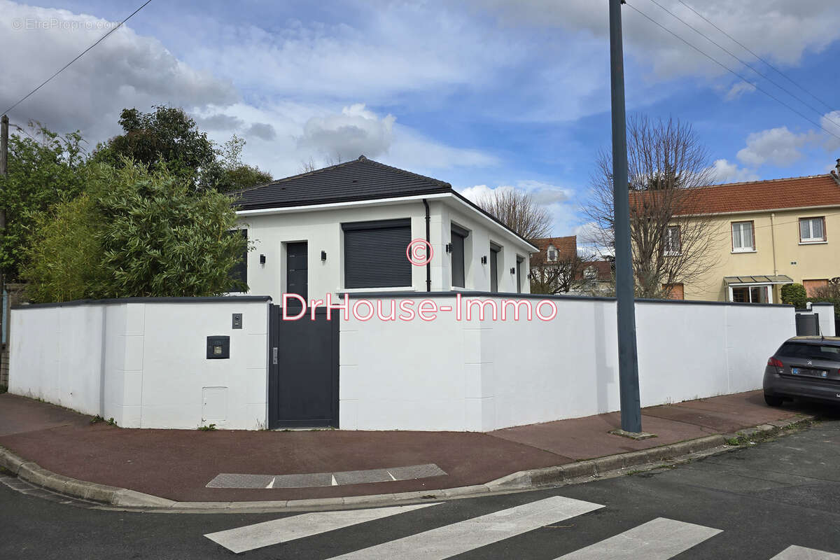Maison à SAINT-MAUR-DES-FOSSES