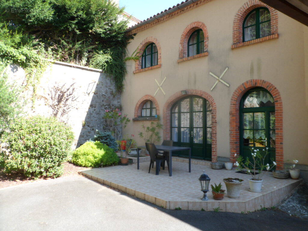Maison à POUZAUGES