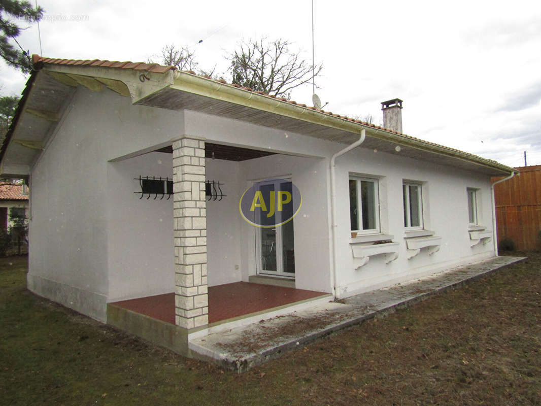 Maison à LACANAU
