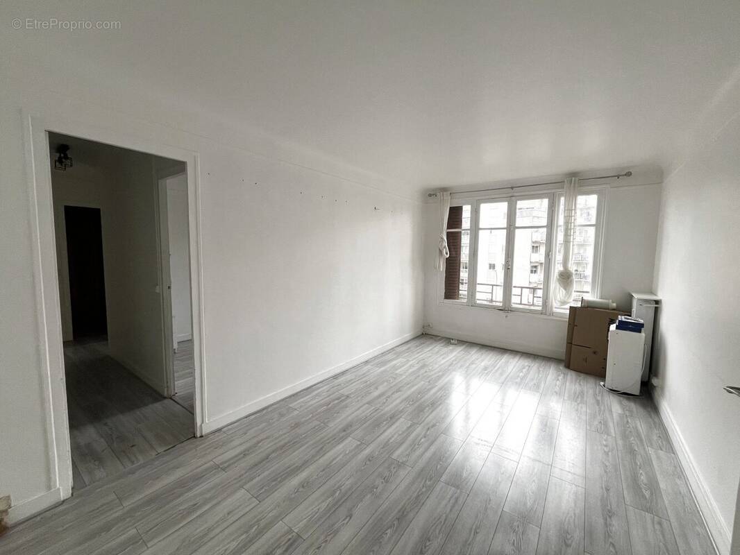 Appartement à PARIS-18E