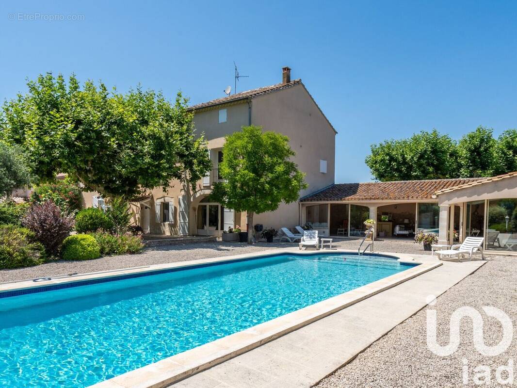 Photo 1 - Maison à SAINT-SATURNIN-LES-AVIGNON