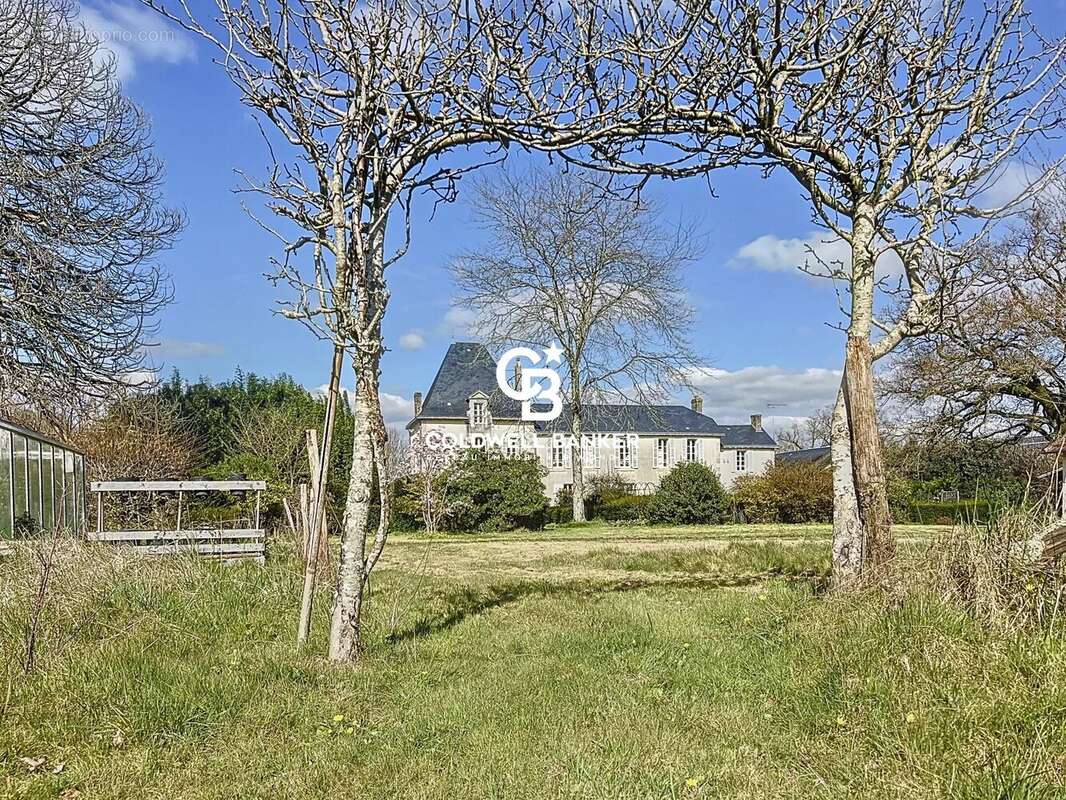 Maison à MOUTIERS-LES-MAUXFAITS