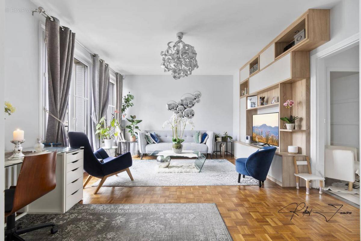 Appartement à COURBEVOIE