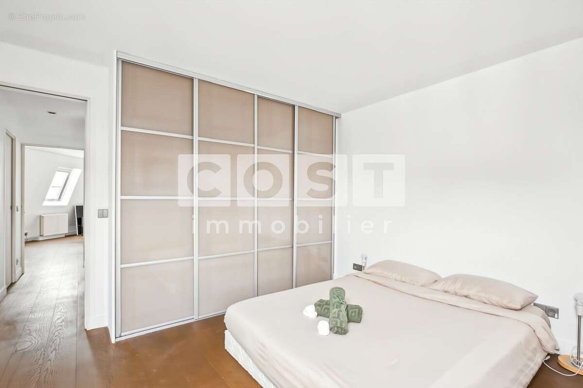 Appartement à PARIS-8E