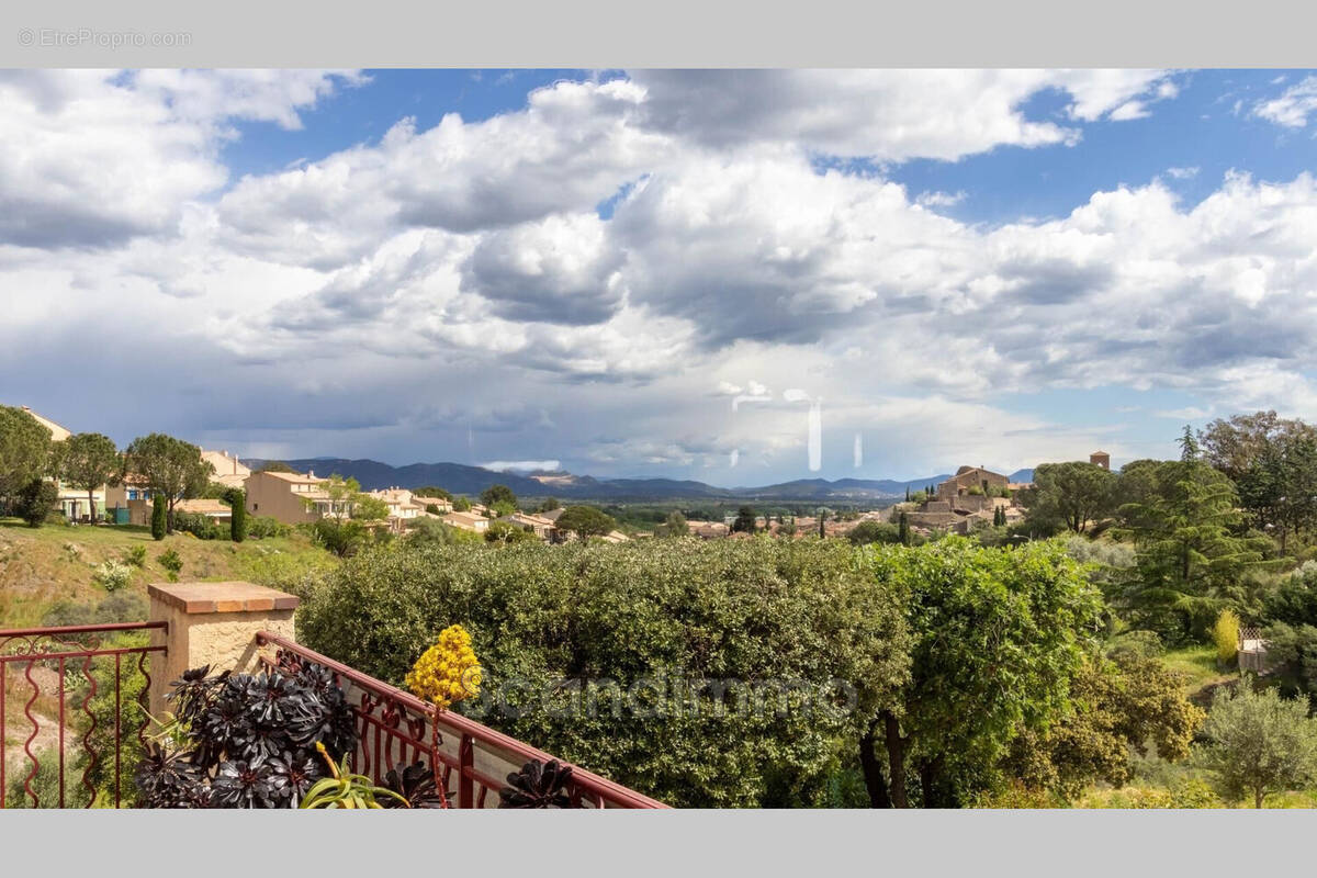 Maison à ROQUEBRUNE-SUR-ARGENS