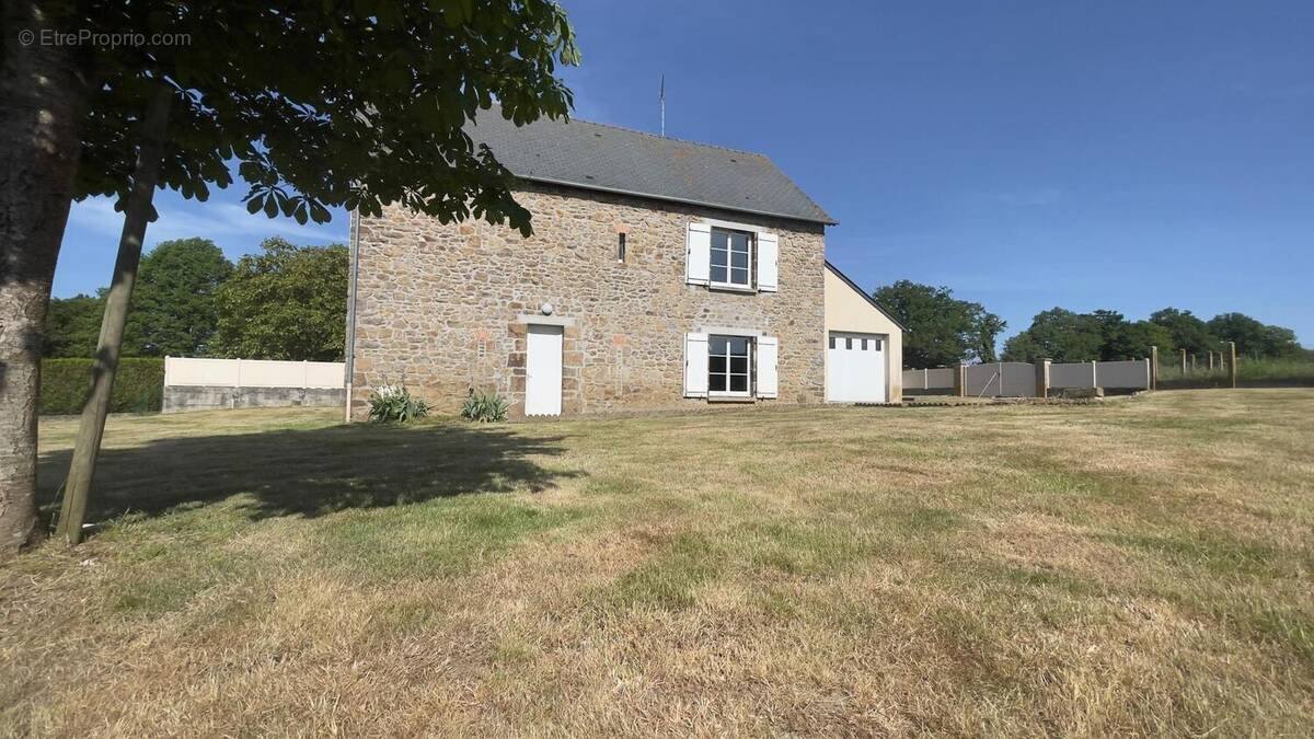 Photo 1 - Maison à SAINT-FRAIMBAULT-DE-PRIERES