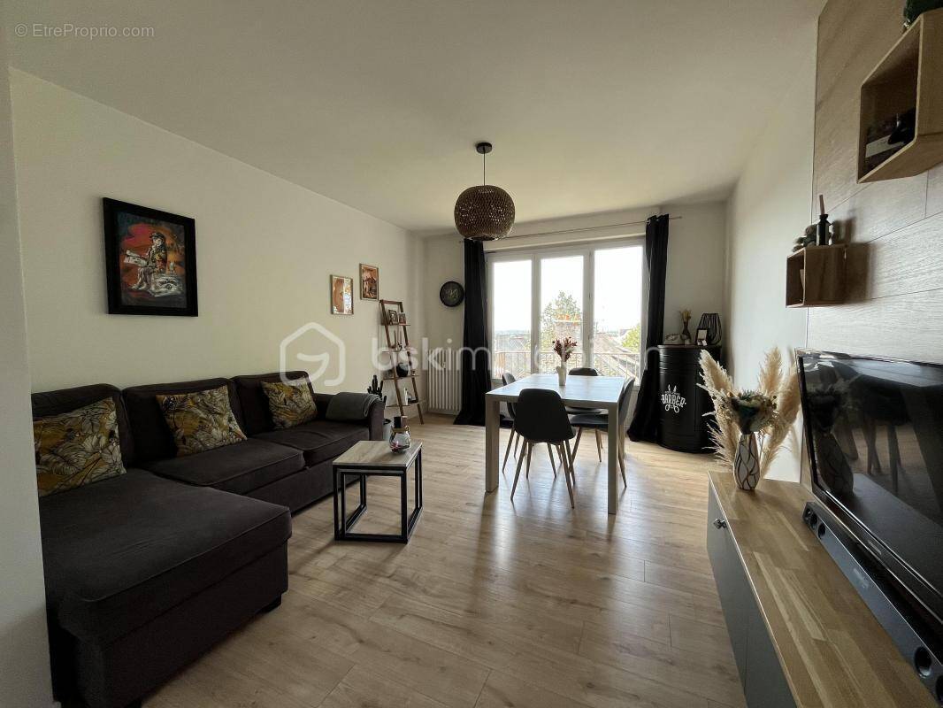 Appartement à FOUGERES
