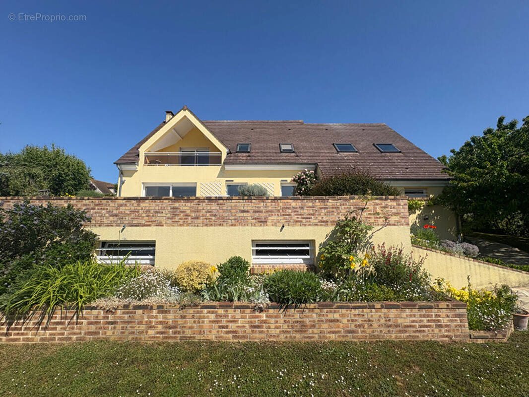 Maison à MEZY-SUR-SEINE