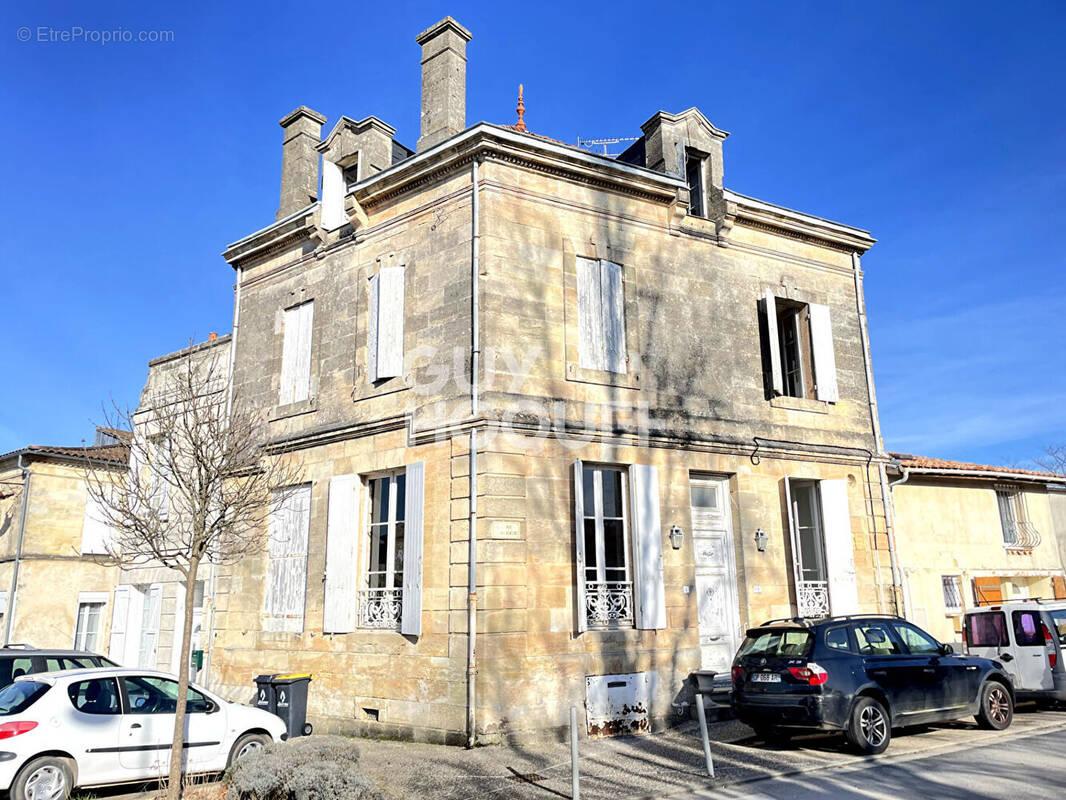 Maison à SAINT-JULIEN-BEYCHEVELLE