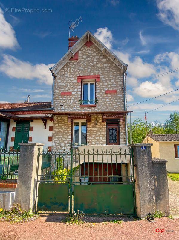 Maison à CORQUILLEROY