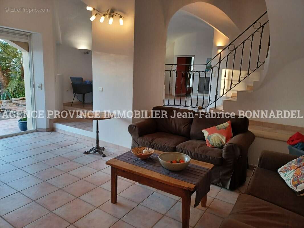 Maison à SAINT-PAUL-TROIS-CHATEAUX