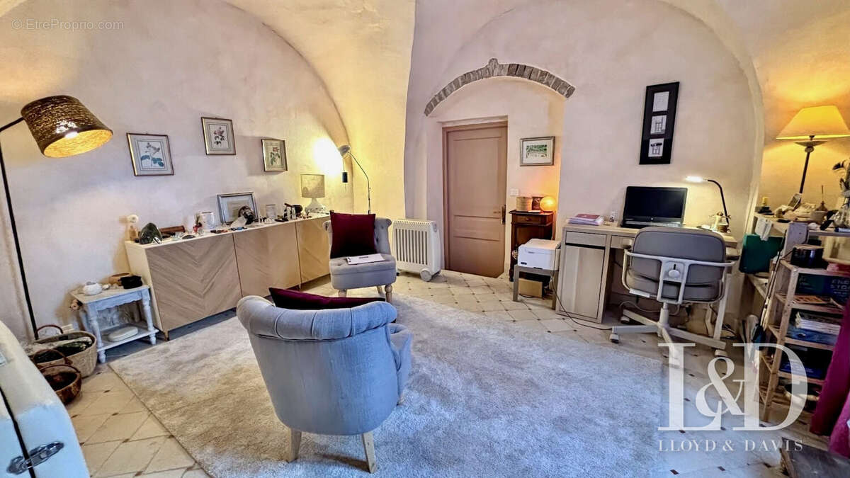 Maison à MIRMANDE