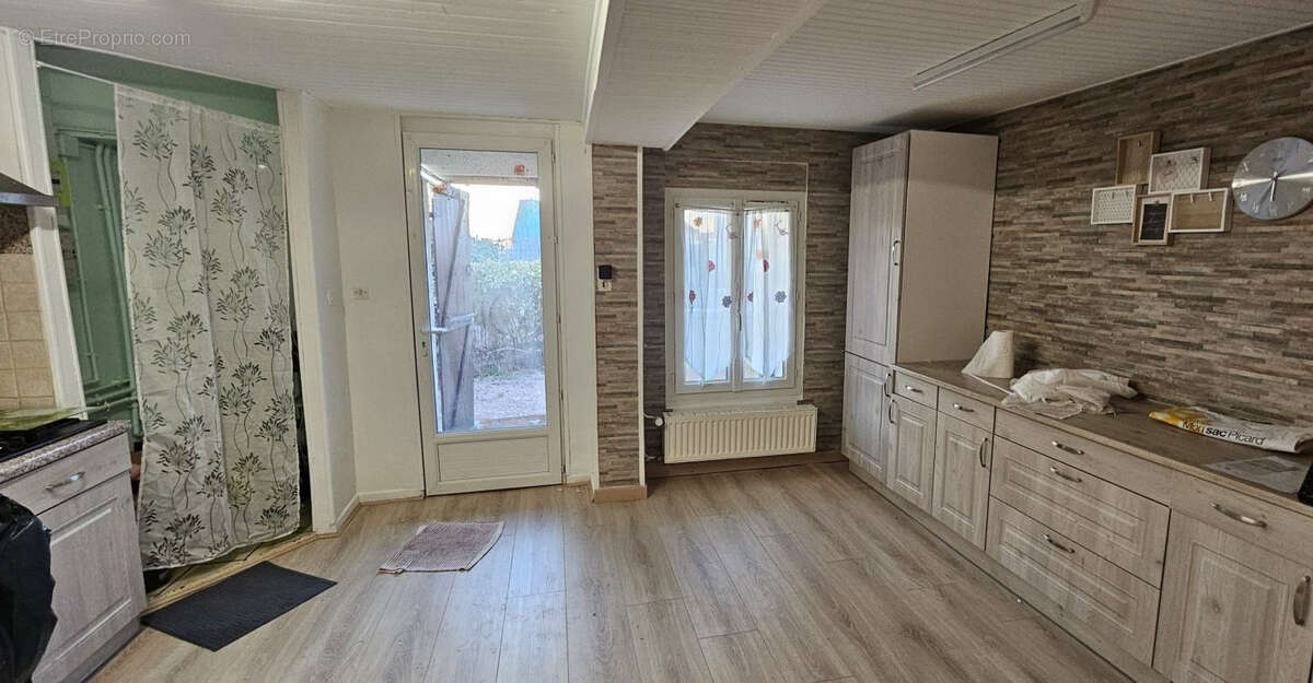 Appartement à CREUZIER-LE-VIEUX