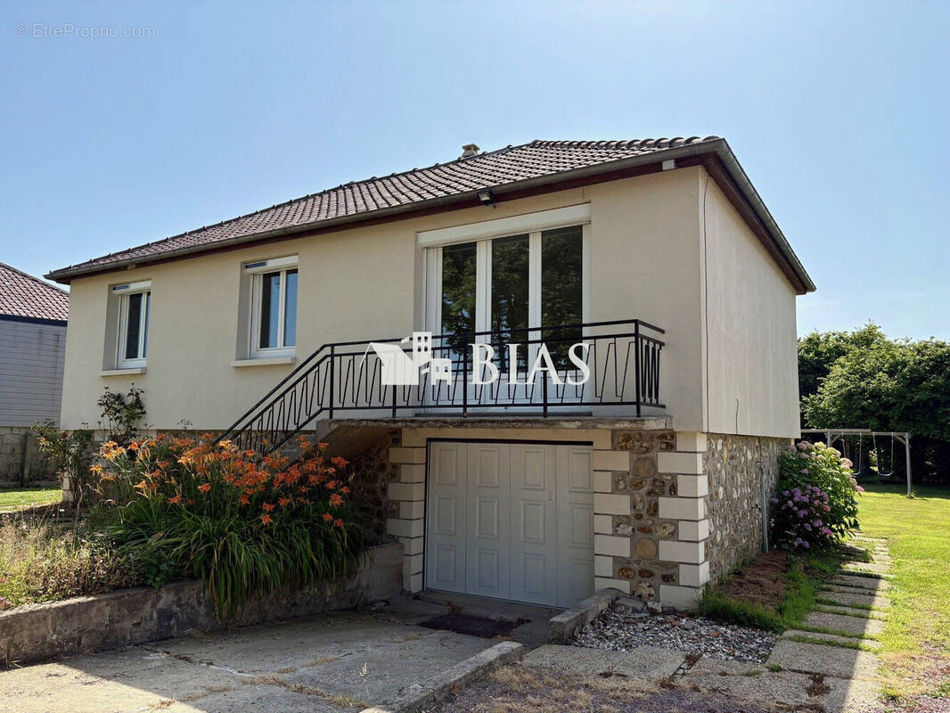 Maison à BOURG-ACHARD