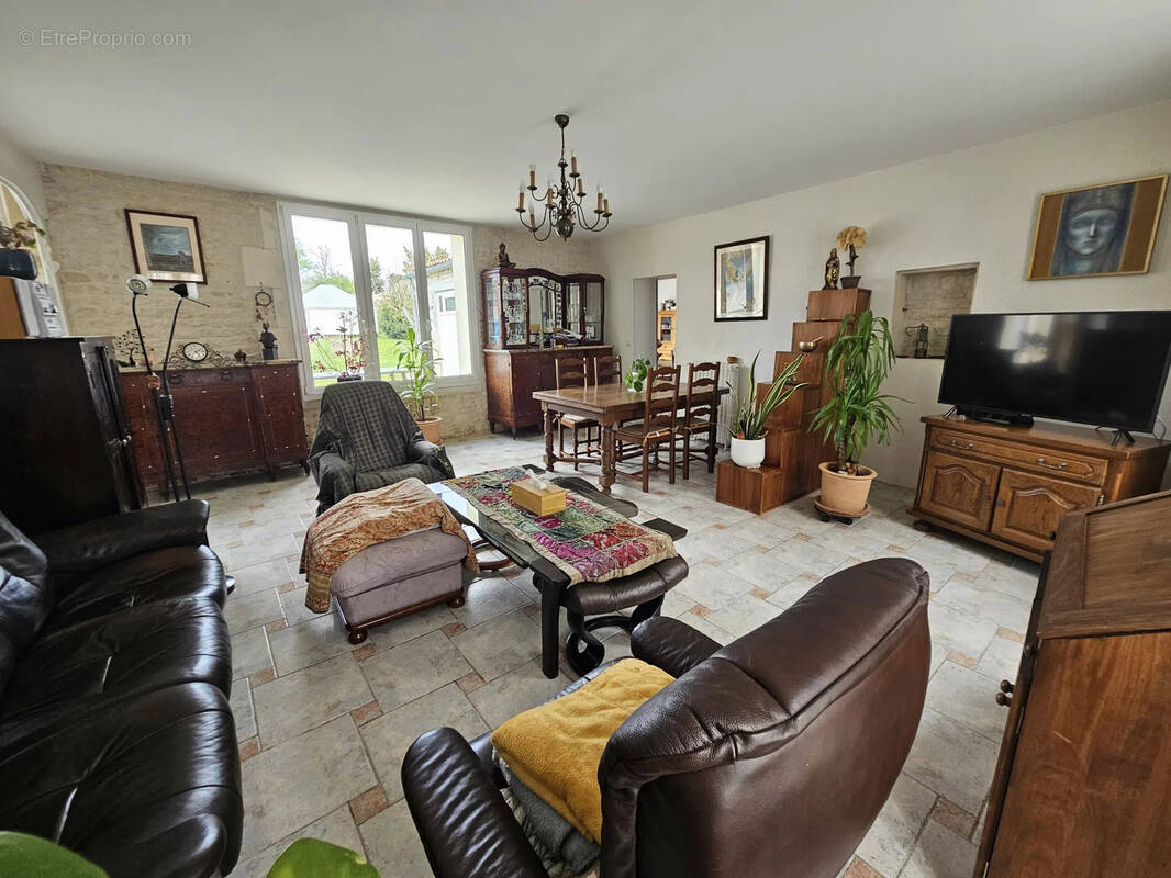 Maison à AIGREFEUILLE-D&#039;AUNIS