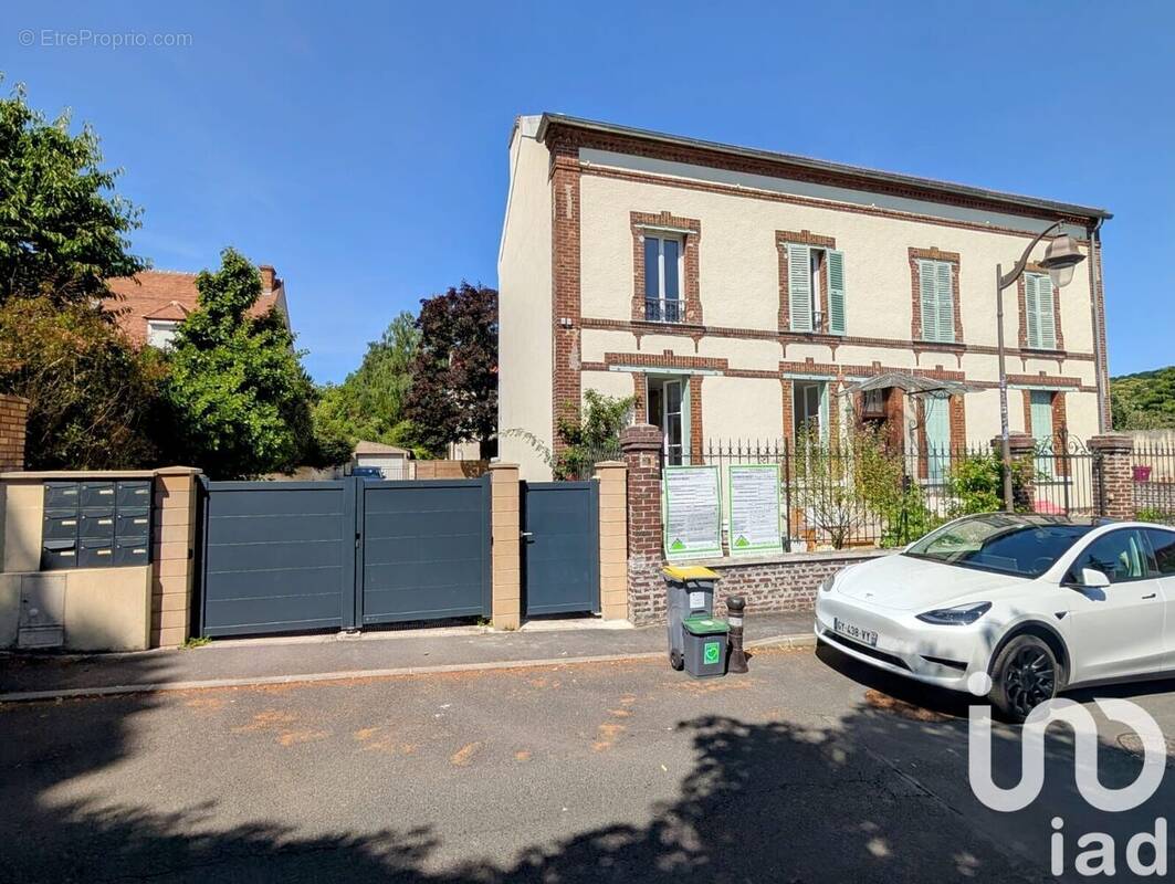 Photo 1 - Appartement à MONTLIGNON
